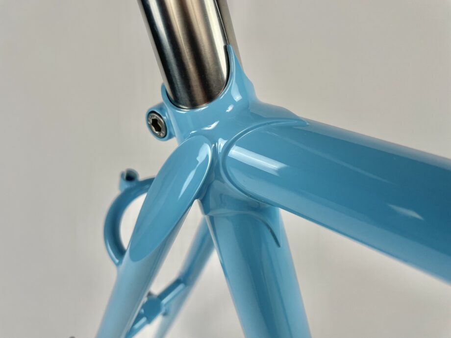 Side Mount Fluted Seat Stays